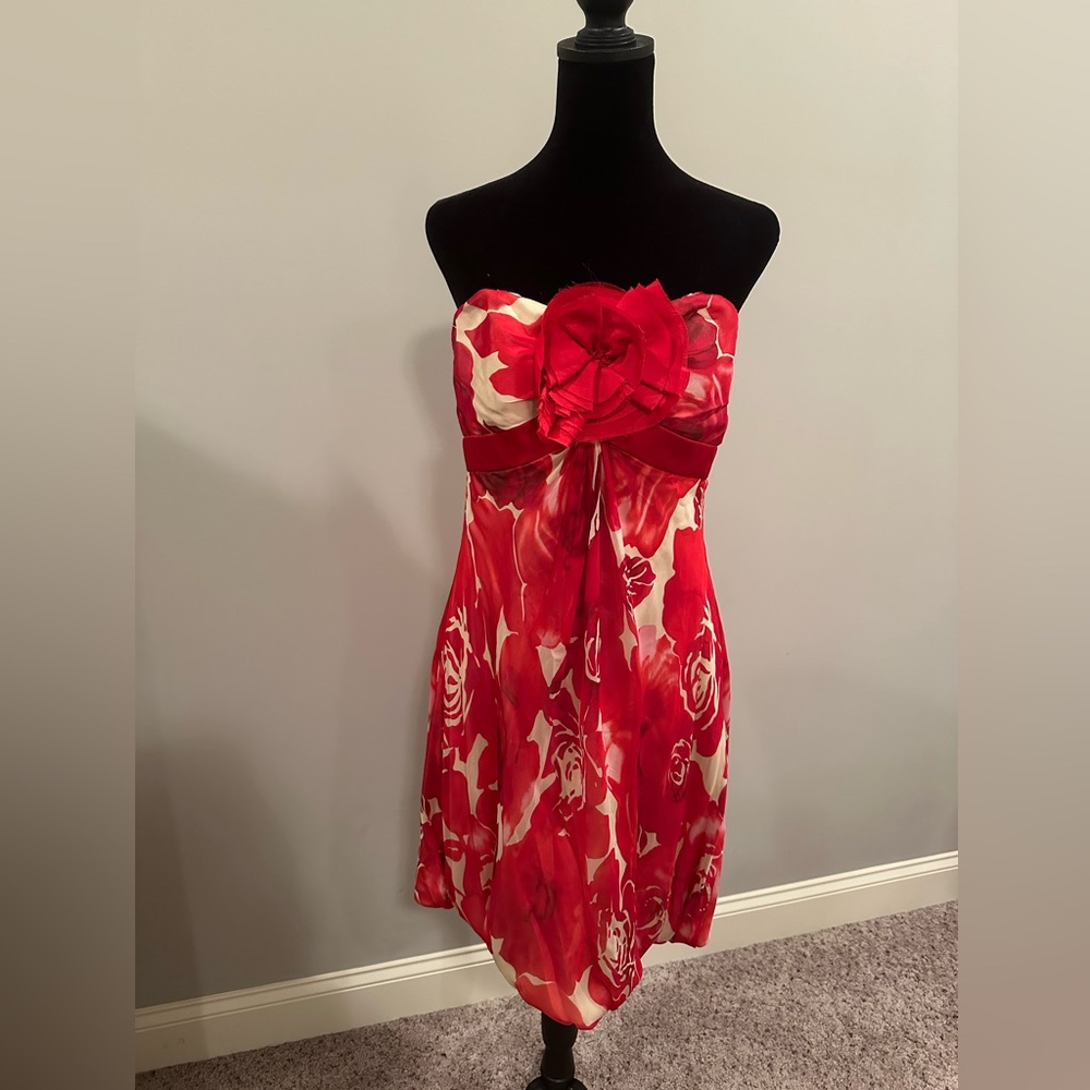 Badgley Mischka Red and Ivory Strapless Floral Cocktail Dress